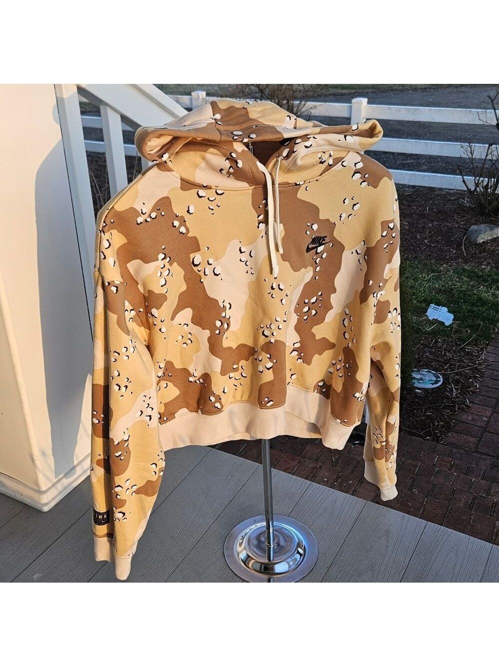 NIKE SPORTSWEAR CLUB FLEECE CROPPED WOMENS CAMO HOODIE MEDIUM NWT MSRP $70